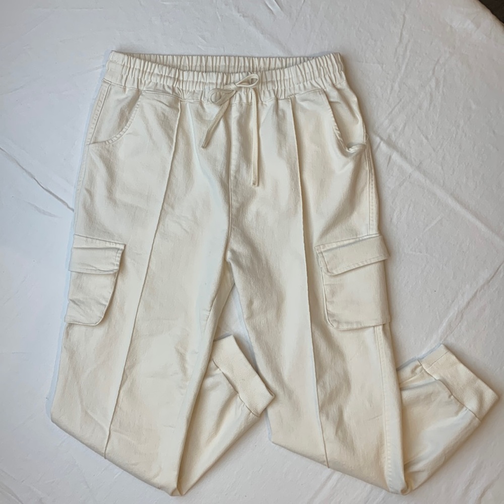 Cream Color Cargo Pant Jogger, Great Condition!